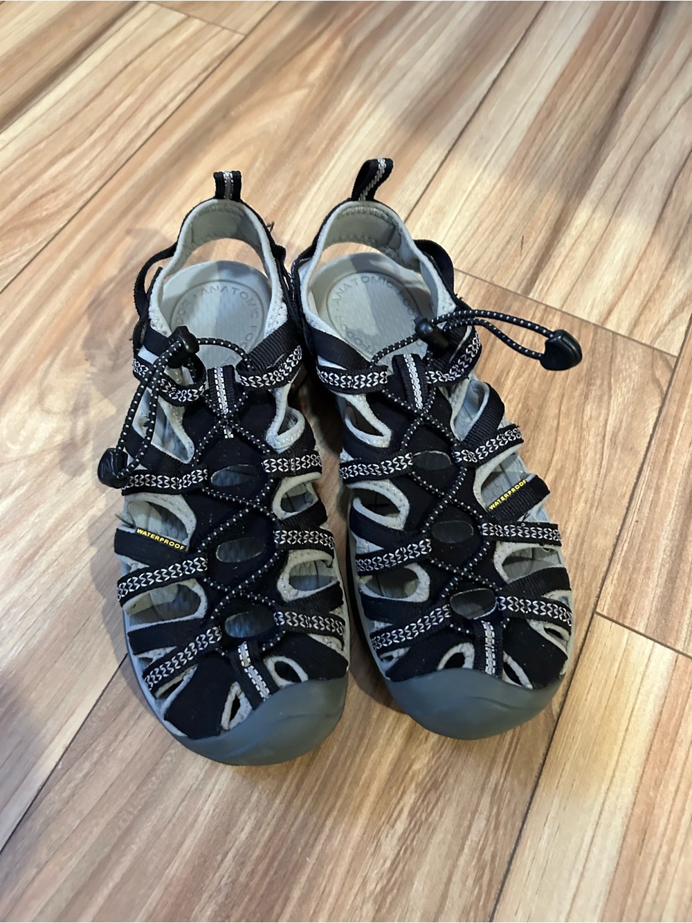 Keen Whisper Closed-Toe Waterproof Sandal in Black - Picture 3 of 5